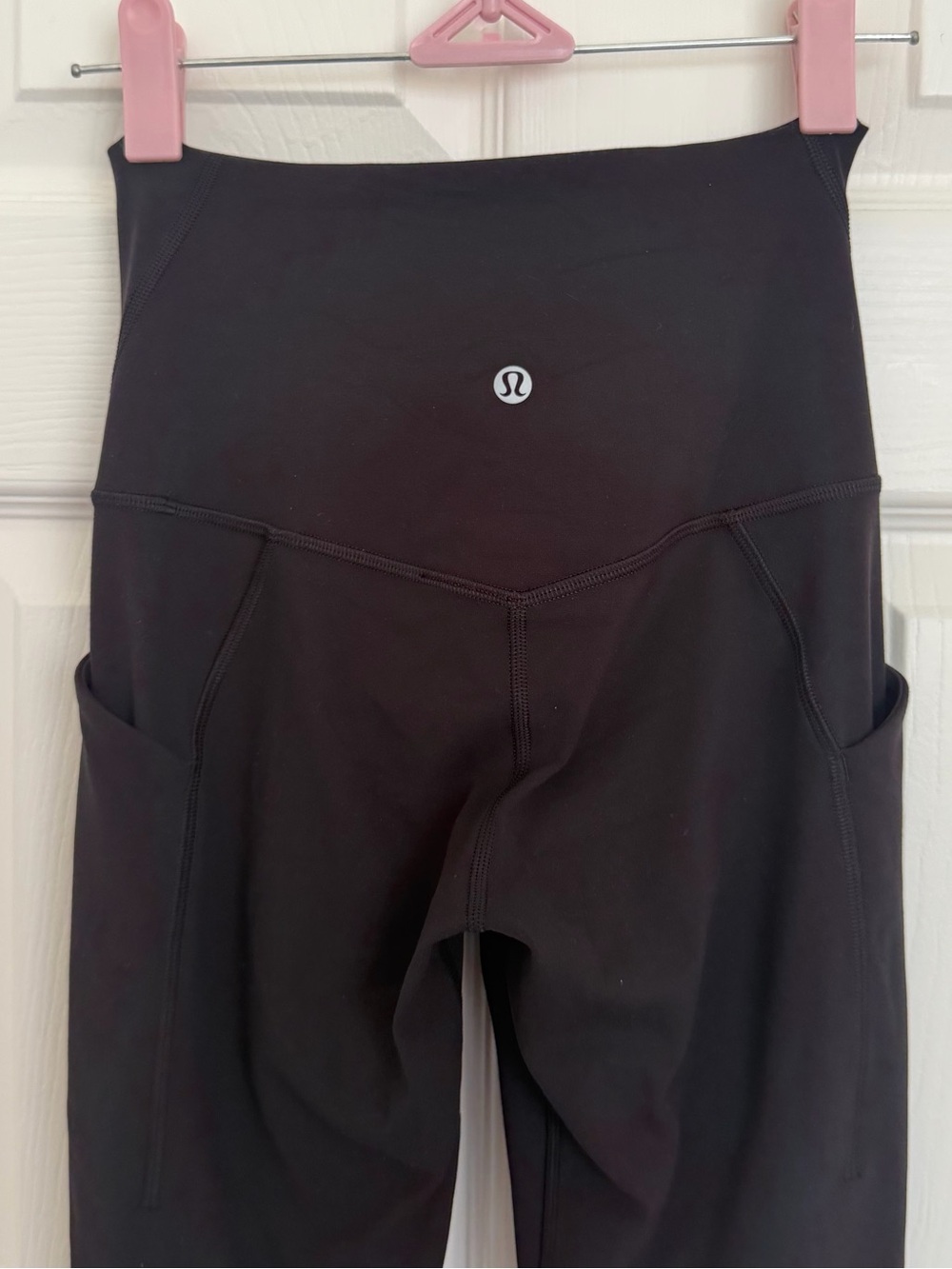 Lululemon Aligns w/ Pockets in Black - Picture 8 of 16